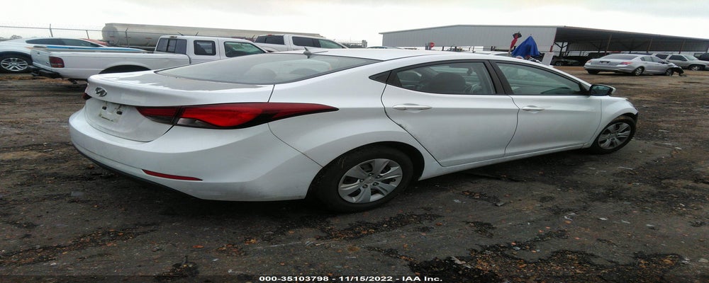 5NPDH4AE2GH706766 2016 HYUNDAI ELANTRA photo no. 4