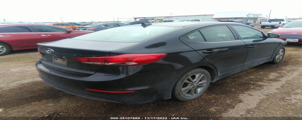 5NPD84LF9HH095786 2017 HYUNDAI ELANTRA photo no. 4