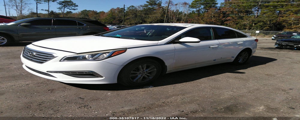 5NPE24AF3FH163196 2015 HYUNDAI SONATA photo no. 2