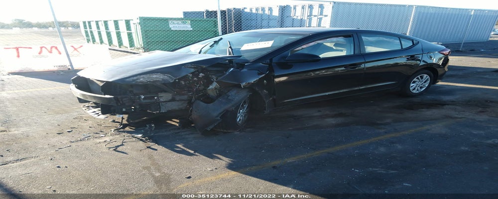 KMHD74LF6HU329810 2017 HYUNDAI ELANTRA photo no. 2
