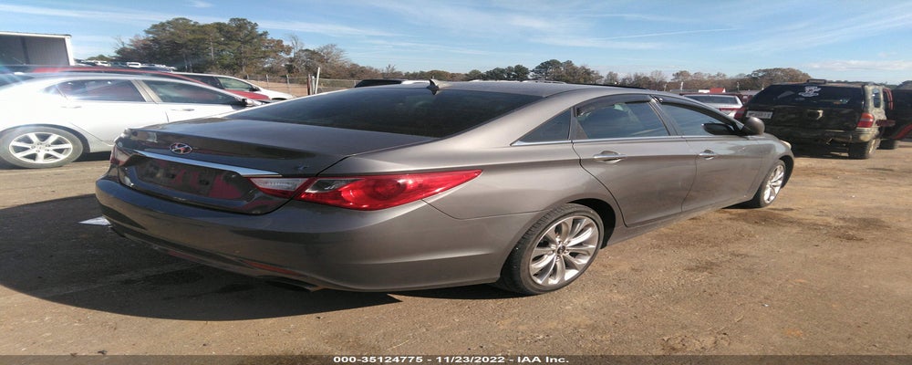5NPEC4AB5BH260615 2011 HYUNDAI SONATA photo no. 4
