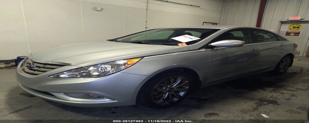 5NPEC4AB7BH265315 2011 HYUNDAI SONATA photo no. 2