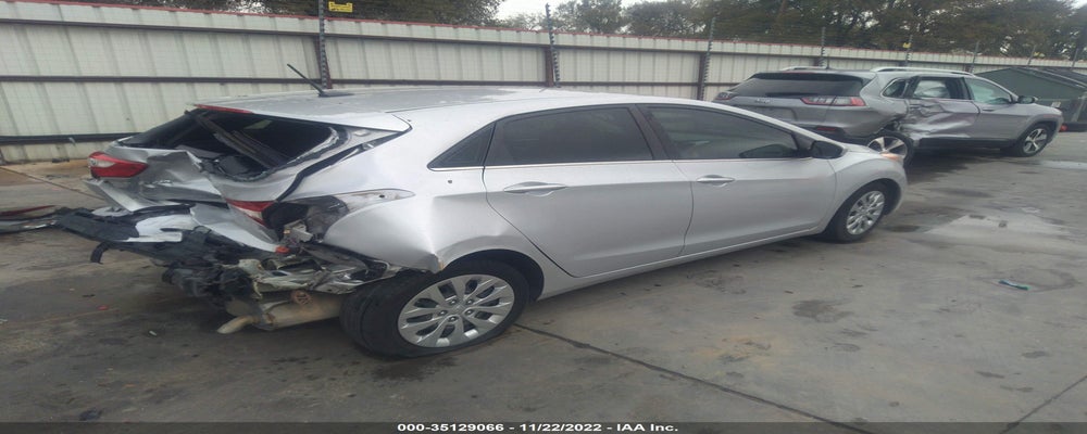 KMHD35LH4HU380354 2017 HYUNDAI ELANTRA GT photo no. 4