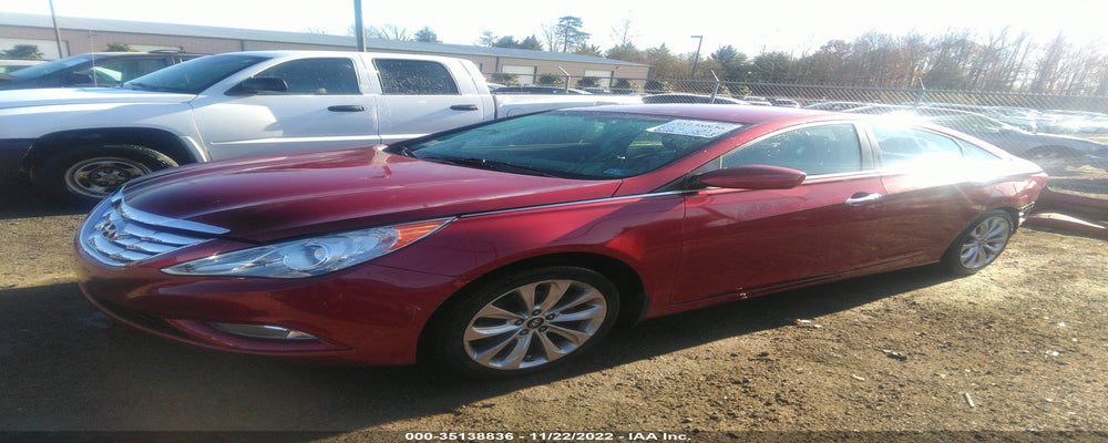 5NPEC4AB3BH215088 2011 HYUNDAI SONATA photo no. 2