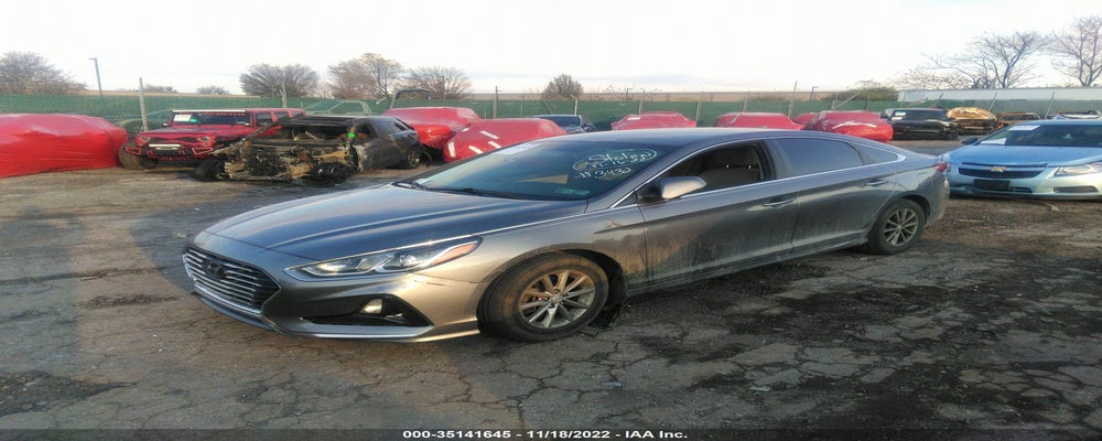 5NPE24AF0JH643432 2018 HYUNDAI SONATA photo no. 2
