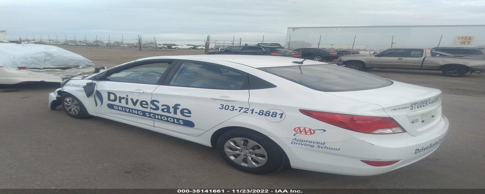 KMHCT4AE6GU063768 2016 HYUNDAI ACCENT photo no. 3