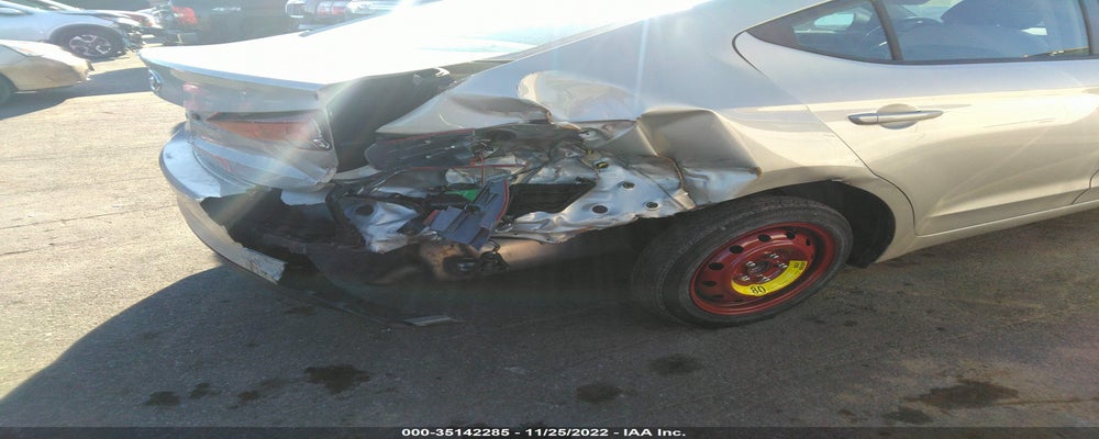 KMHD84LF2HU141119 2017 HYUNDAI ELANTRA photo no. 6