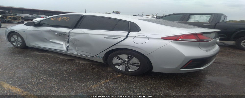 KMHC65LC9JU100358 2018 HYUNDAI IONIQ HYBRID photo no. 3