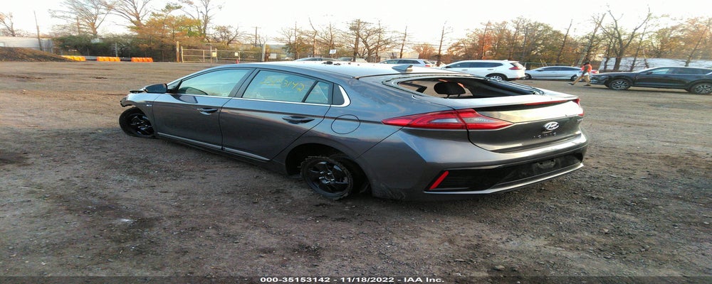 KMHC75LC5JU064942 2018 HYUNDAI IONIQ HYBRID photo no. 3