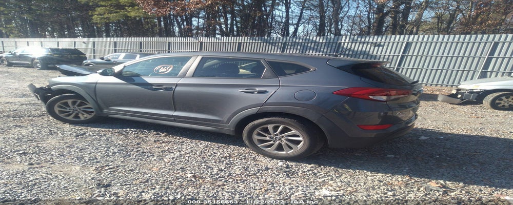 KM8J2CA44JU633690 2018 HYUNDAI TUCSON photo no. 3