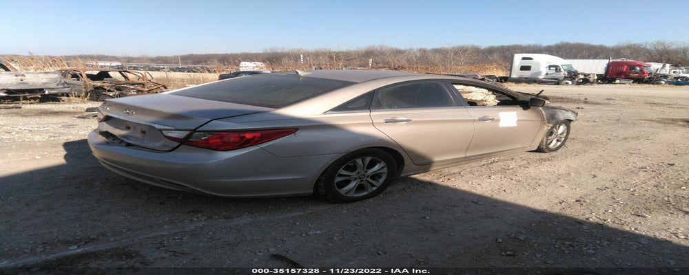 5NPEC4AC4BH259318 2011 HYUNDAI SONATA photo no. 4