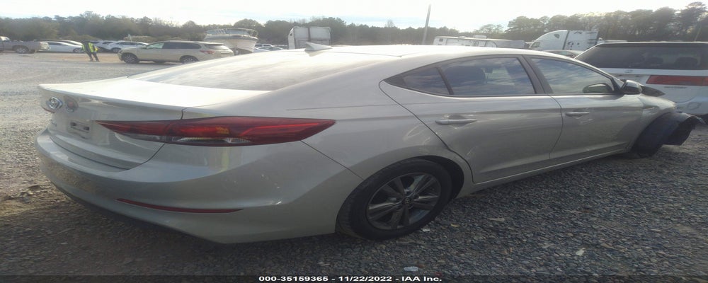 5NPD84LF0HH143918 2017 HYUNDAI ELANTRA photo no. 4