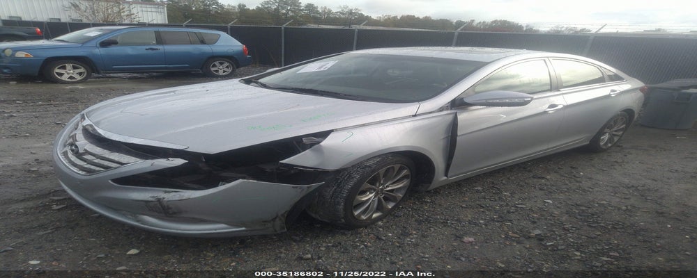 5NPEC4AB2BH209184 2011 HYUNDAI SONATA photo no. 2