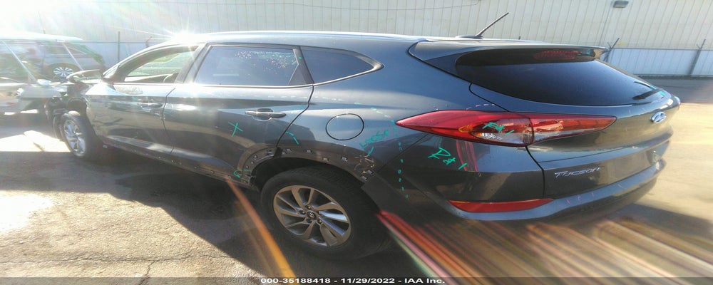 KM8J33A40HU389477 2017 HYUNDAI TUCSON photo no. 3