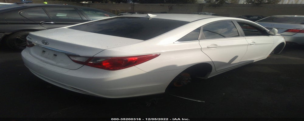 5NPEB4AC9DH632472 2013 HYUNDAI SONATA photo no. 4