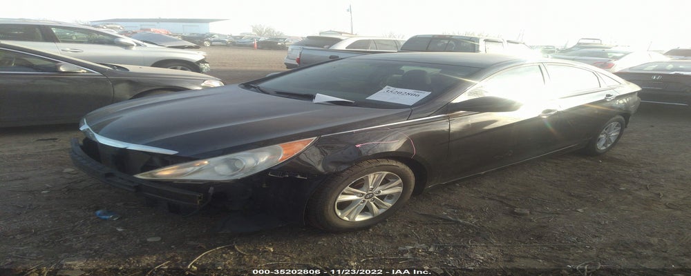 5NPEB4AC1BH033952 2011 HYUNDAI SONATA photo no. 2
