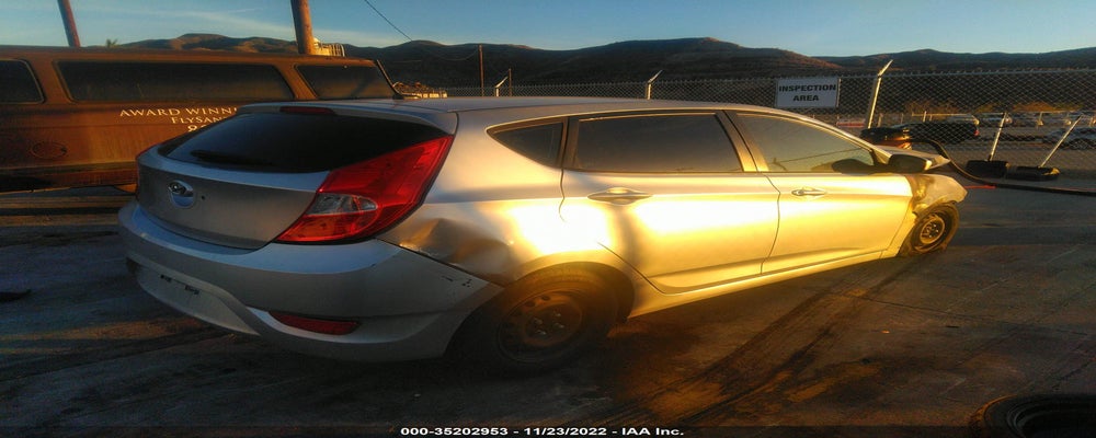 KMHCT5AE5FU225023 2015 HYUNDAI ACCENT photo no. 4