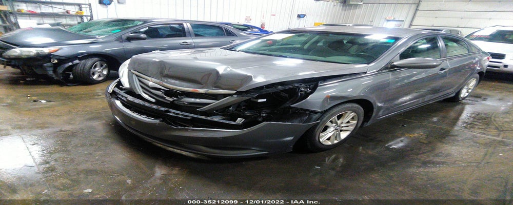 5NPEB4AC7BH283647 2011 HYUNDAI SONATA photo no. 2