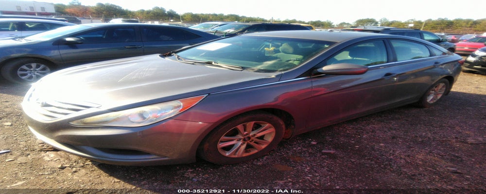 5NPEB4AC0BH252210 2011 HYUNDAI SONATA photo no. 2