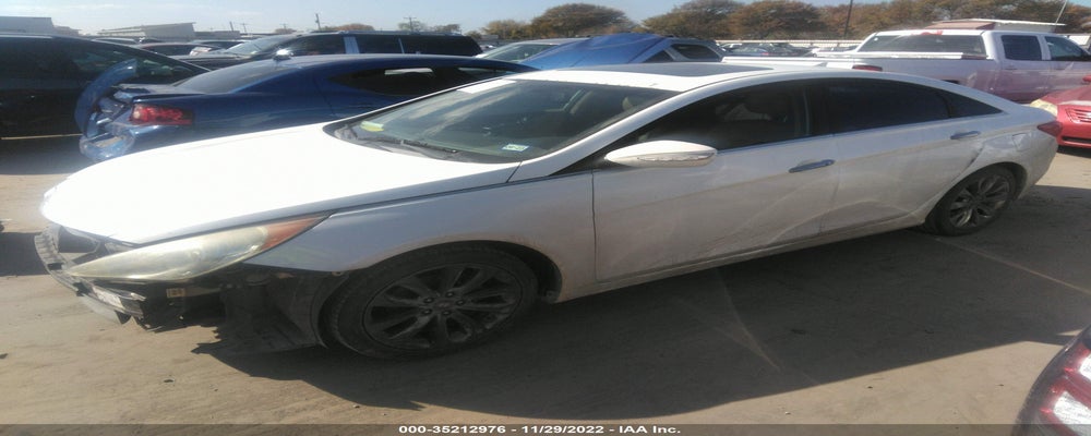 5NPEC4AB3BH235843 2011 HYUNDAI SONATA photo no. 2
