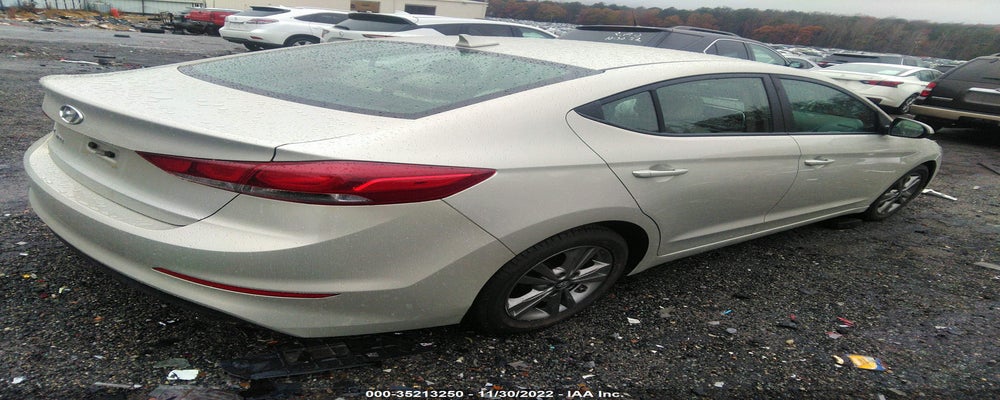 5NPD84LF0HH026212 2017 HYUNDAI ELANTRA photo no. 4
