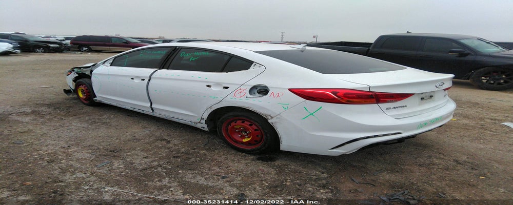 KMHD04LB7JU563056 2018 HYUNDAI ELANTRA photo no. 3