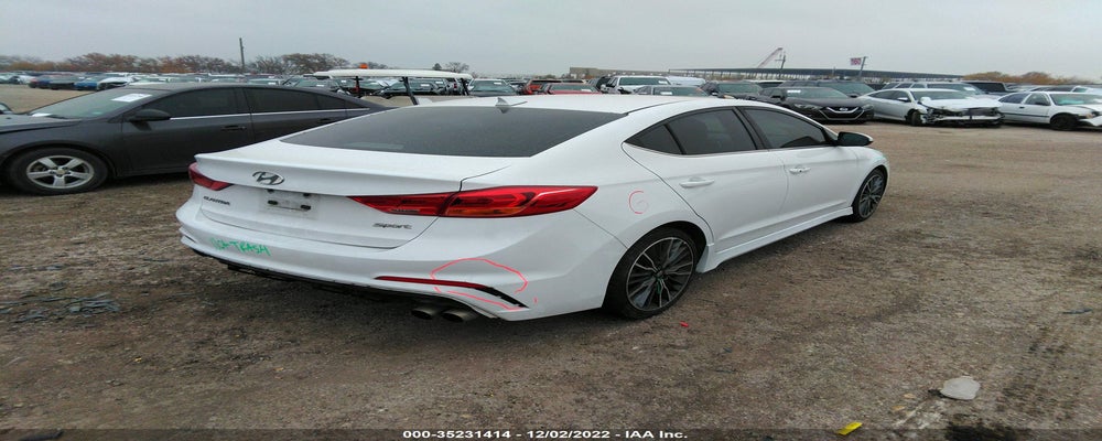 KMHD04LB7JU563056 2018 HYUNDAI ELANTRA photo no. 4