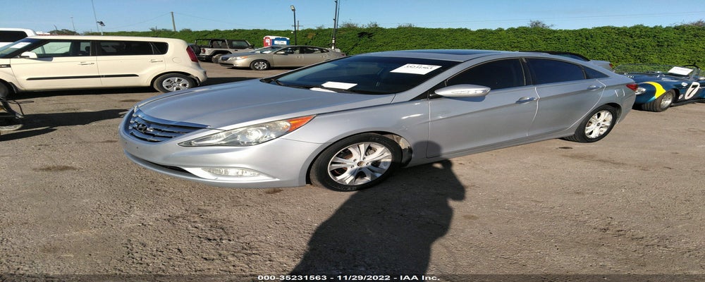 5NPEC4AC1BH064874 2011 HYUNDAI SONATA photo no. 2
