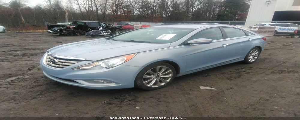 5NPEC4AC4BH227677 2011 HYUNDAI SONATA photo no. 2