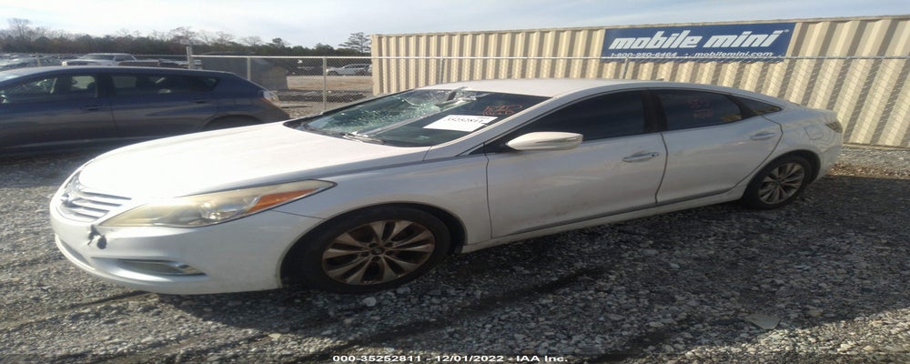 KMHFG4JG8CA121118 2012 HYUNDAI AZERA photo no. 2