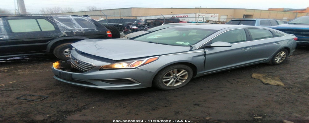 5NPE24AFXHH580849 2017 HYUNDAI SONATA photo no. 2