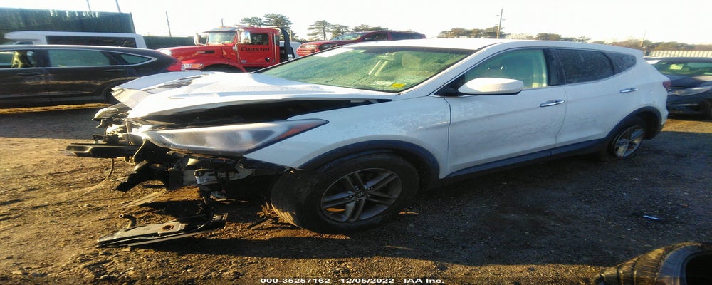 5NMZTDLB9HH015515 2017 HYUNDAI SANTA FE SPORT photo no. 2