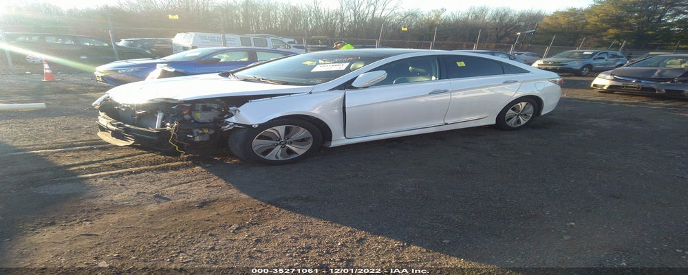 KMHEC4A41FA135704 2015 HYUNDAI SONATA HYBRID photo no. 2