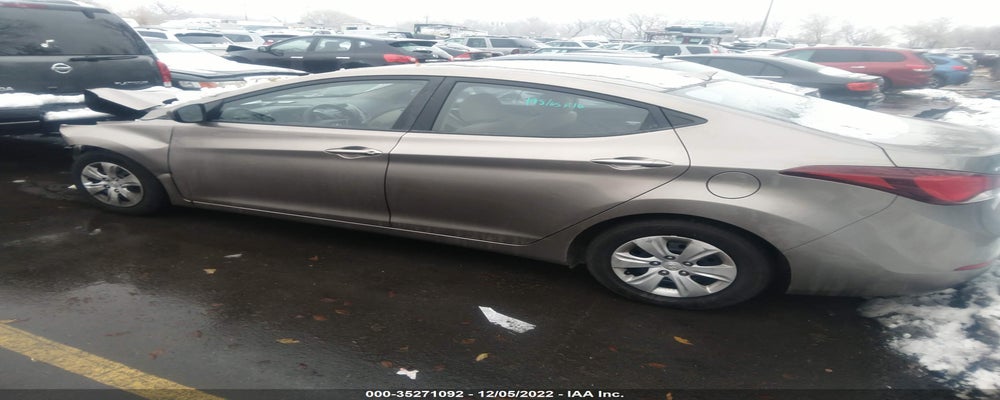 5NPDH4AE1GH716110 2016 HYUNDAI ELANTRA photo no. 3