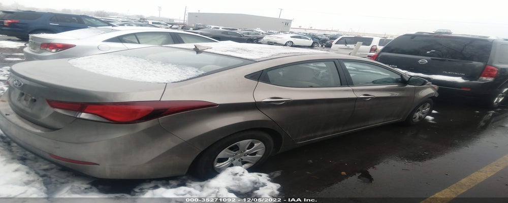 5NPDH4AE1GH716110 2016 HYUNDAI ELANTRA photo no. 4
