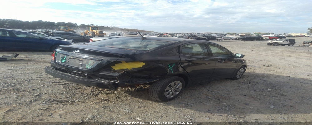 KMHCT4AE3HU351975 2017 HYUNDAI ACCENT photo no. 4