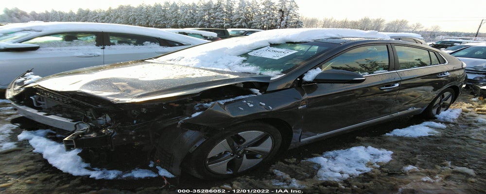 KMHC05LC9LU241953 2020 HYUNDAI IONIQ HYBRID photo no. 2