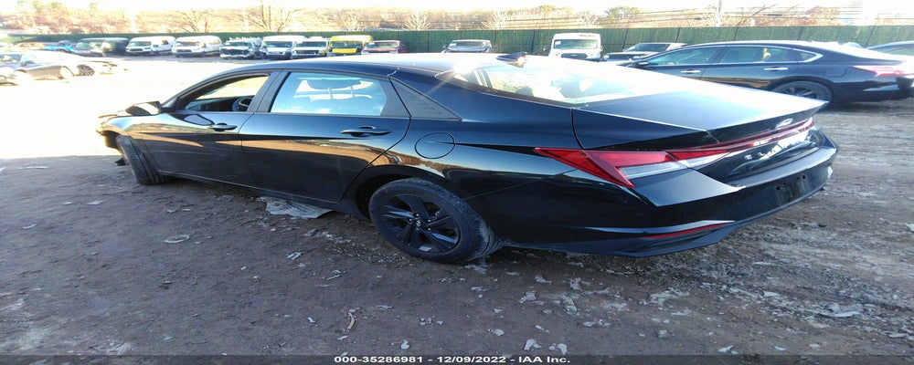 KMHLM4AG2NU260187 2022 HYUNDAI ELANTRA photo no. 3