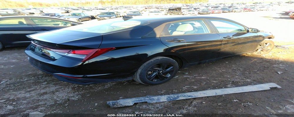 KMHLM4AG2NU260187 2022 HYUNDAI ELANTRA photo no. 4