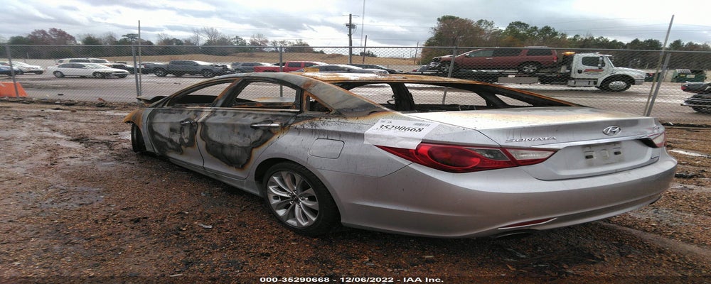 5NPEC4AB1BH203926 2011 HYUNDAI SONATA photo no. 3