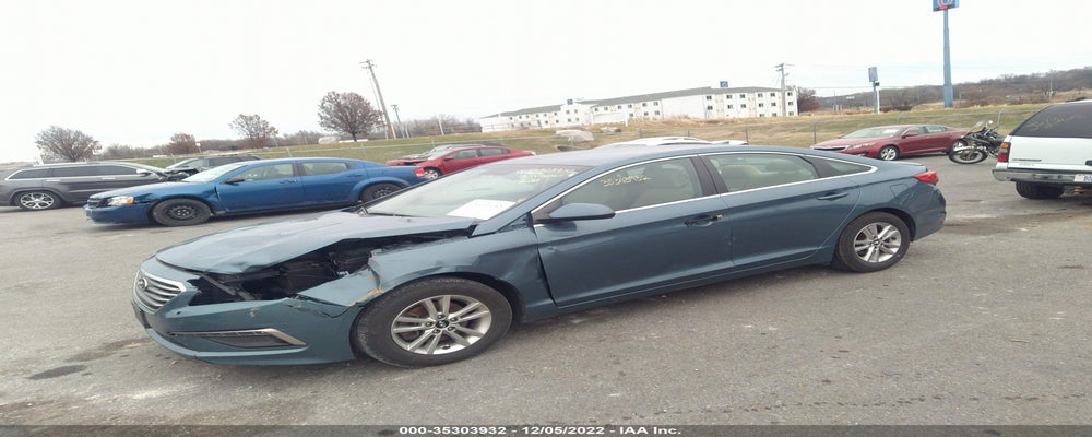 5NPE24AF6FH129477 2015 HYUNDAI SONATA photo no. 2