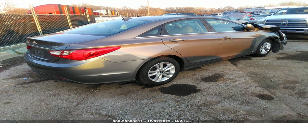 5NPEB4AC8DH592885 2013 HYUNDAI SONATA photo no. 4