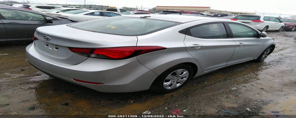 5NPDH4AE1GH735563 2016 HYUNDAI ELANTRA photo no. 4