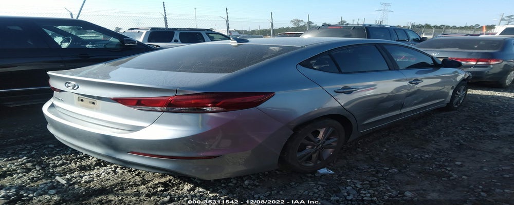 5NPD84LF3HH018878 2017 HYUNDAI ELANTRA photo no. 4