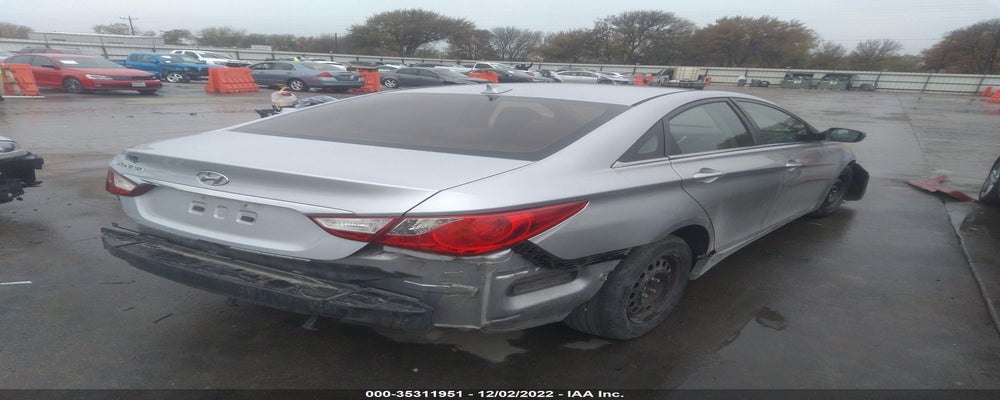 5NPEB4AC8DH533058 2013 HYUNDAI SONATA photo no. 4