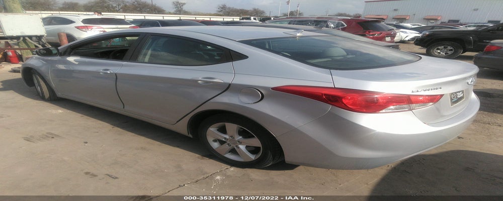 5NPDH4AEXDH282586 2013 HYUNDAI ELANTRA photo no. 3