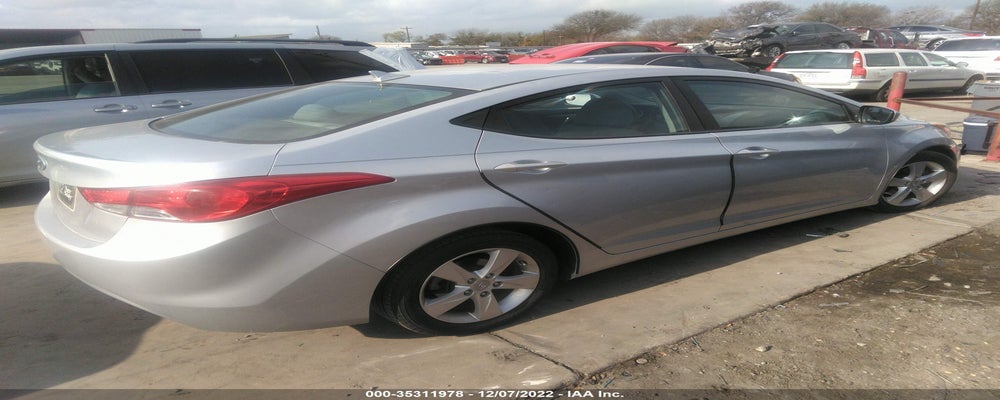 5NPDH4AEXDH282586 2013 HYUNDAI ELANTRA photo no. 4