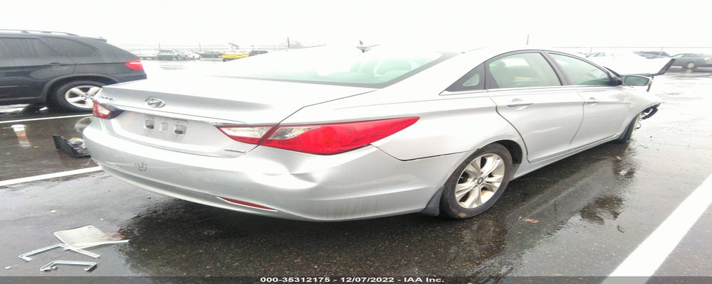 5NPEC4AC2DH787264 2013 HYUNDAI SONATA photo no. 4