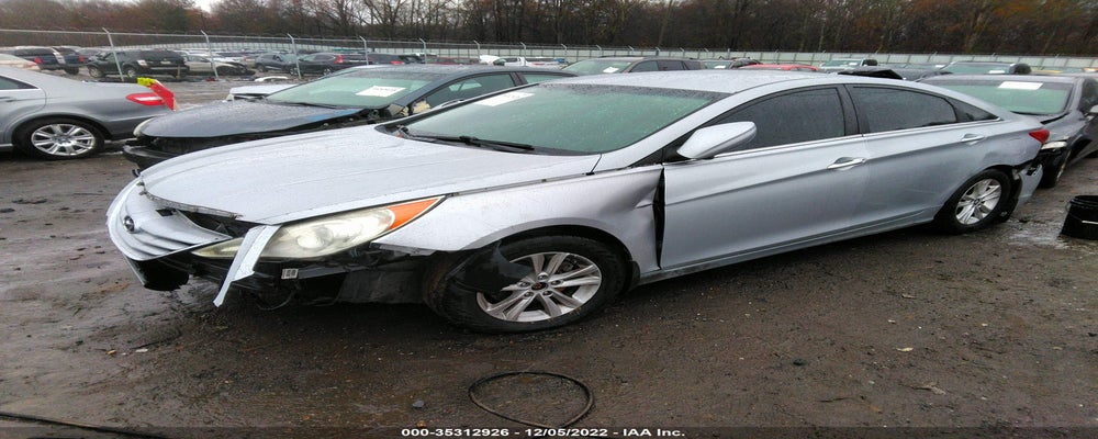 5NPEB4AC8BH252648 2011 HYUNDAI SONATA photo no. 2