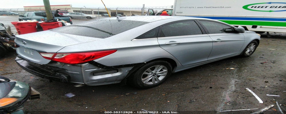5NPEB4AC8BH252648 2011 HYUNDAI SONATA photo no. 4